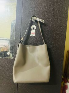 H&amp;M bucket bag