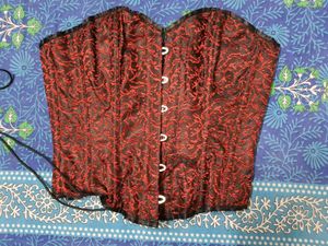 Vintage corset find 🕷️🩸🖤🌙