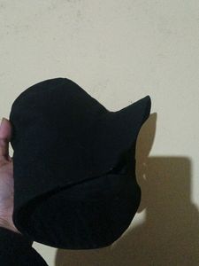 black bucket hat