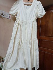 TIERED PUFF SLEEVE DRESS
