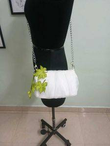 White Sling Bag 🌿