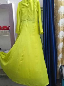 Beautiful Parrot Green Full Length Gown 🌸