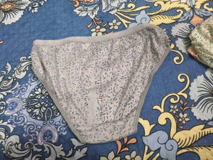 New Printed Women's Briefs in 32 waist