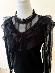 LACE TOP
