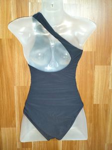 Chic One-Shoulder Swimsuit
