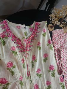 🌺Floral Cotton Kaftan With Mirror Work🌺