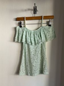 Pearl Cold shoulder top