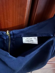 Chic Navy Blue Crop Top