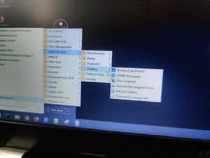 Heren&#39;s BootCD PE Windows 11