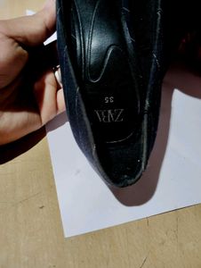 Zara Pinstripe Pointed-Toe Heels - Size 35