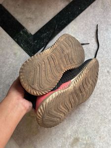 Comfortable Black MAX Sneakers