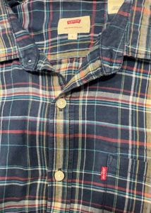 Levi&#39;s Plaid Shirt