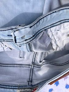 🔥Two Original Levi’s® Stretch Jeans 👖⚫🔵