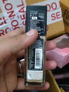 Maybelline fitme 16 hours matte+poreless foundatio