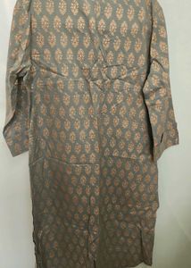 Selling Woman&#39;s Kurta