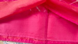 rose coloured lehriya saree with beautiful border