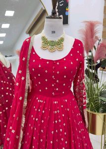 🆕️🆕️FOX GEORGETTE RED GOWN WITH DUPATTA