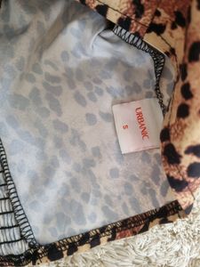 Puff Hand Crop Top