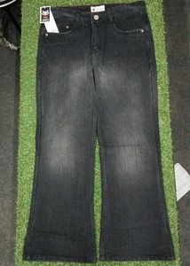 Baggy Bootcut Jeans....