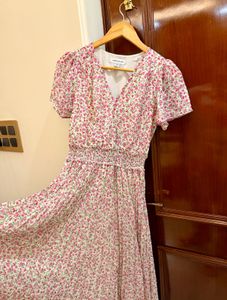 Forever New Floral Dress 🌷