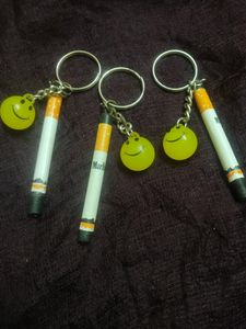 Combo Marlboro Ciggaratte Key Chain With Smily Bal