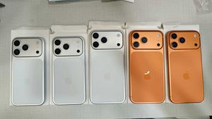 iPhone 17 series dummy phone