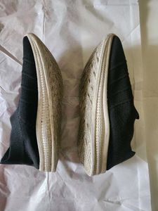 USED CASUAL SHOE FOR WOMAM