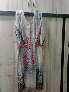 Floral Pakistani Kurta With Duppata