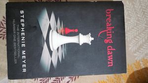 Twilight Saga 3 Books - Twilight , New Moon , Breaking Down