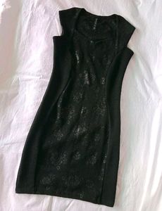 Sweetheart neck bodycon dress 🌸🖤