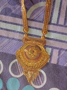 Elegant Gold-toned Necklace