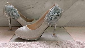WITH SILLICON HEEL SUPPORT