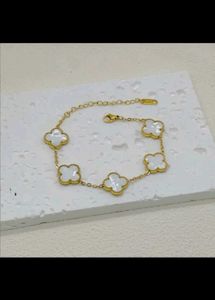 Clover Bracelet ( White)