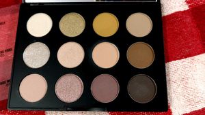 Mac Art Library Eyeshadow Palette