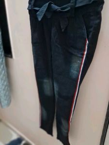 Stylish Jeans with Belt