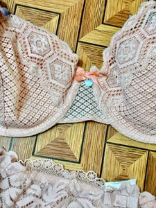 Lace Bra &amp; Panty Set