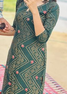 Green &amp; Red Kurta Set