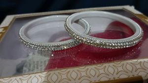 Red Bangle Set