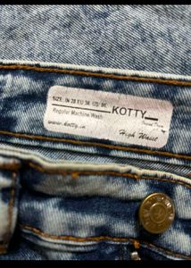 Trendy Wide-Leg Denim Jeans