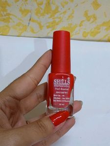 Bright Tomato Red Nail Paint- Shills Professional