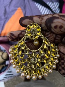 2 Earrings And Maang Teeka Sets
