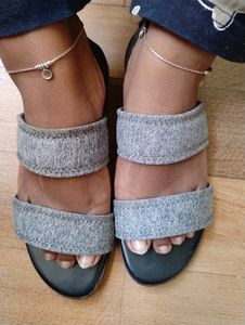 Women Sandals In Very Good Condition.