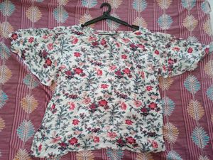 Floral Print Flutter Sleeve Top