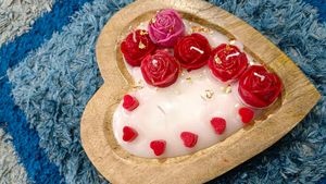 New Trending Wooden Heart Tray Candle
