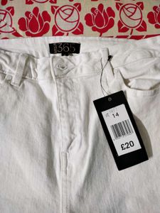 365 New With Tag Jeans From London !