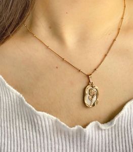 MOTHER OF PEARL GOLDEN ROSE CHAIN PENDANT🎀
