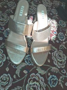 Elle Womens Rose Gold Heels