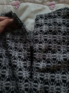 Chic Black &amp; White Knit Dress