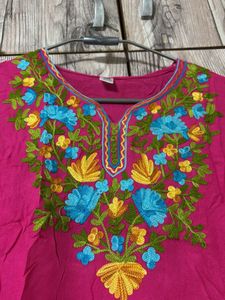 pink embroidery 🪡 top