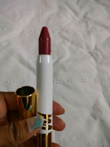 Myglamm Perfect Curves Crayon
